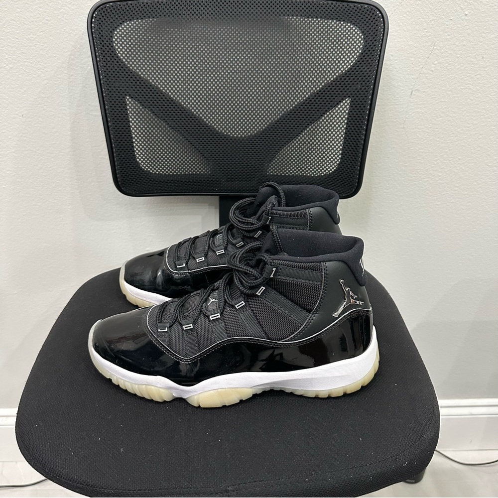 Jordan Athletic Shoes Black and White